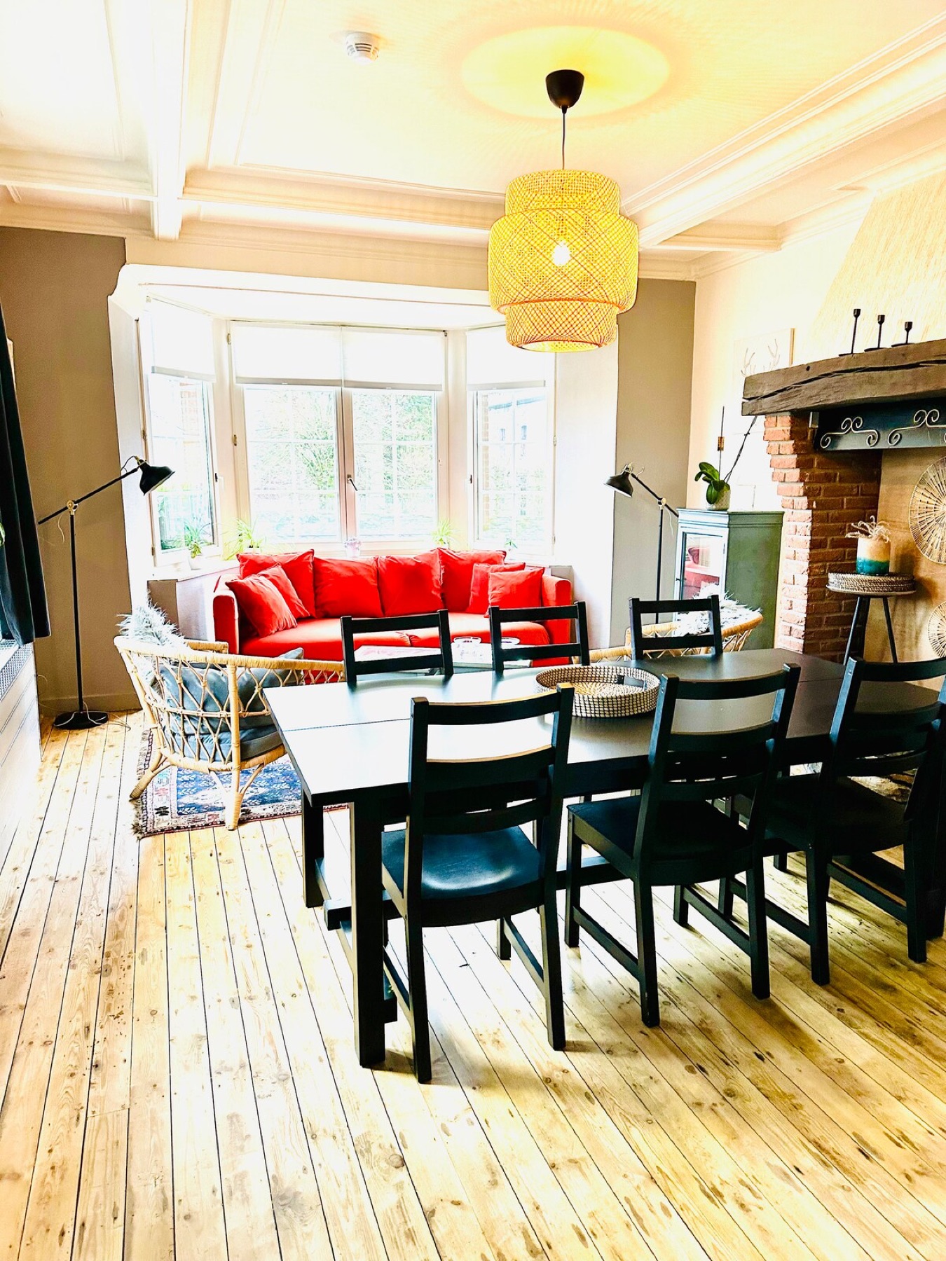 Le Cottage dining room and fireplace